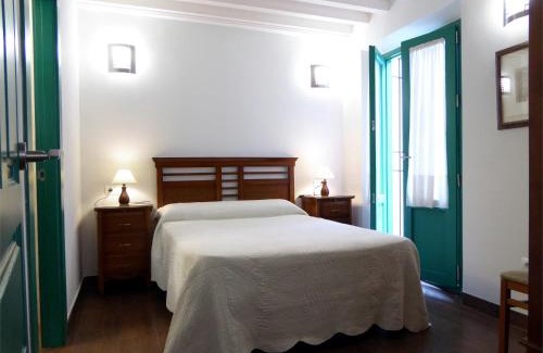 Central District Apartment | Laurel Suites Apartments