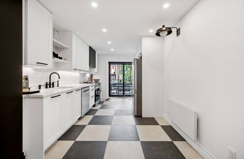 Plateau Mont Royal Apartment | Laurier Park, completely renovated 2 bedrooms with private terrasse and parking!