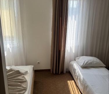 Zivinice Hotel | Laurus Motel Airport Tuzla
