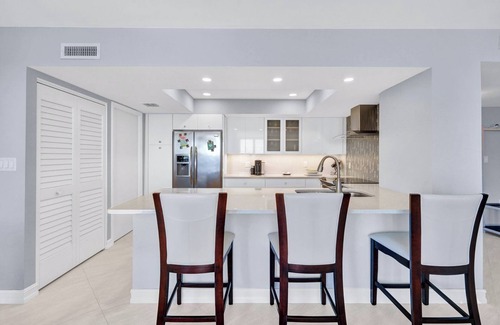 Moorings Condo | Lausanne at Park Shore