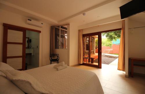 Bahia de la Academia House | Lava House Hostal