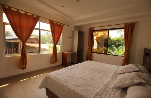 Bahia de la Academia Bed & Breakfast | Lava House Hostal