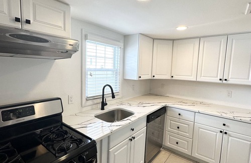 Ortley Beach House | Lavallette Home Steps from Beach! Sleeps 11, 4 BR 2 BA, Beach Tags included