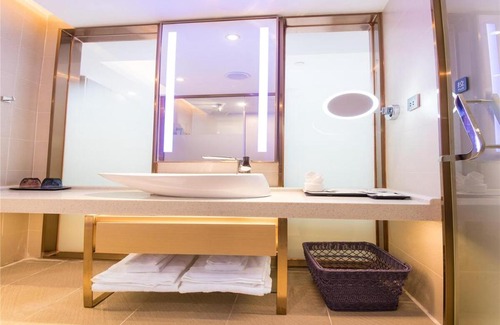 Heyuan Hotel | Lavande Hotel HeYuan HePing BaiSheng square