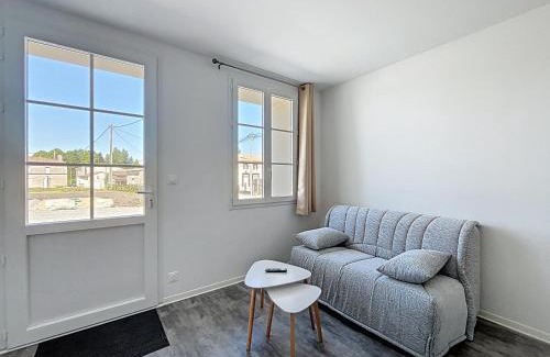 Anglade Apartment | Lavandes - Charme et Confort au cœur du Blayais