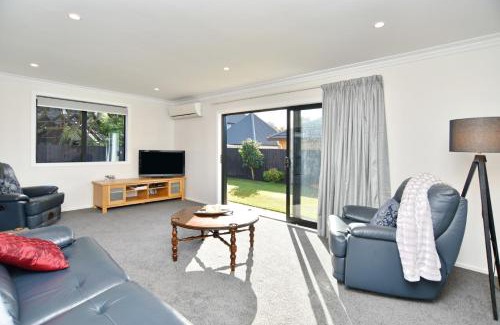Burnside House | Lavandula 4 - Christchurch Holiday Homes