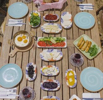 Seferihisar Hotel | Lavantalı Konak Otel Restoran
