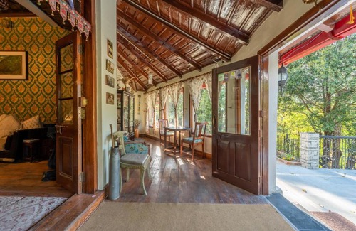 Nainital House | Lavender, Boutique family room near Naini Lake by Roamhome