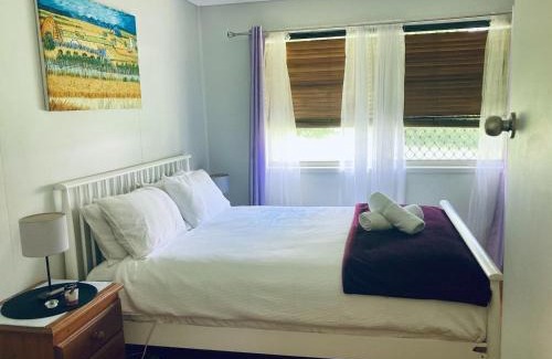 North Tamborine Villa | lavender cottage three large bedroom house