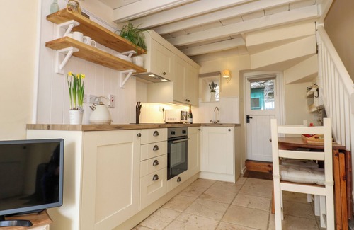 Askrigg Cottage | LAVENDER COTTAGE, pet friendly, character holiday cottage in Askrigg
