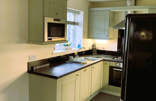 Filey Cottage | Lavender Cottage, WiFi, holiday complex, Leisure facilities, direct beach access