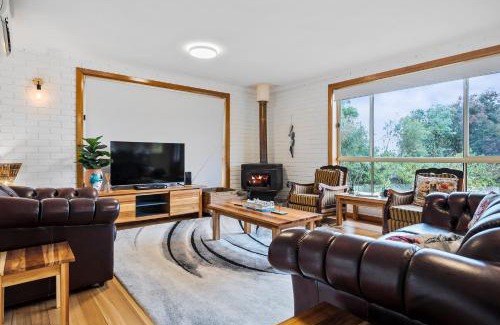 Blackmans Bay House | Lavender Cove