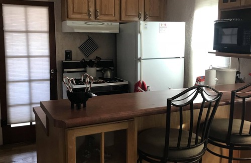 Farmington House | LAVENDER LIZARD B Upper Unit CASITAS