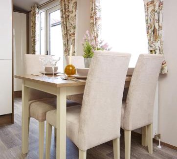 South Cerney House | Lavender Lodge