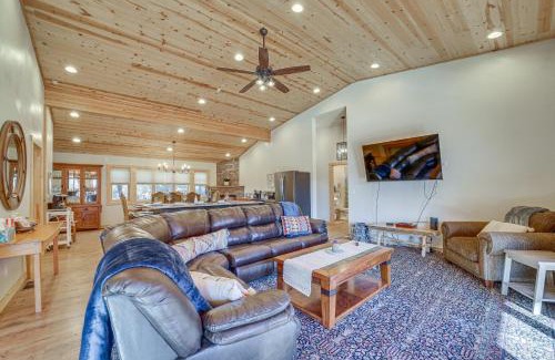 Pine House | Lavender Lodge Mountain-View Pine Cabin with Deck