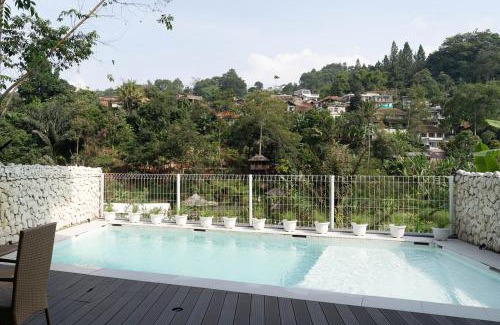 Bandung Villa | Lavender Rooftop Villa 3 bedrooms with a private heated swimming pool