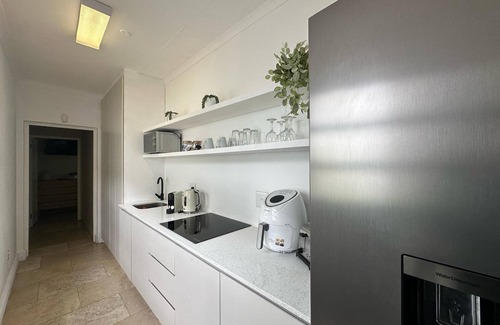Lakeside Bed & Breakfast | Lavender self-catering room - 2 on Lismore Guesthouse