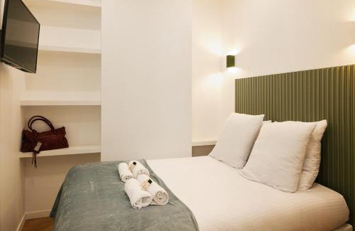 Marais Apartment | Lavie Maison Central AC Hot Tub