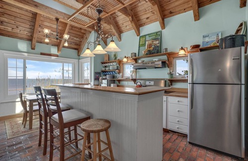 Chincoteague House | Lavinder House - Waterfront; North Main!