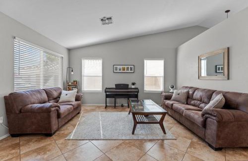 East Mesa House | Lavish 3br Haven W Private Pool