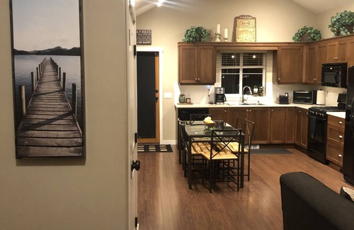 Lindell Beach Cottage | Lavish 4 Season Cottage with amenities, pools/spa, basketball/tennis.