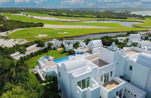 Rendezvous Bay House | Lavish 5BR Garden Villa: Private Pool, Kitchen & Full Resort Access