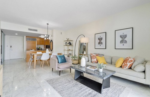 Downtown Miami Apartment | Lavish Condo Ocean views