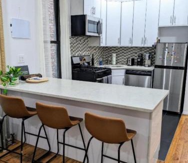 Midtown South Apartment | Lavish Downtown Manhattan Oasis in Union Square