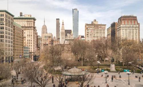 Midtown South Apartment | Lavish Downtown Manhattan Oasis in Union Square