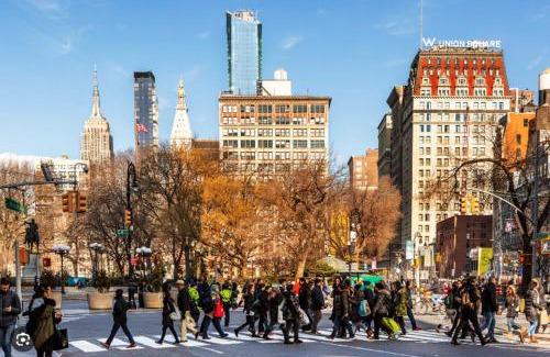 Midtown South Apartment | Lavish Downtown Manhattan Oasis in Union Square