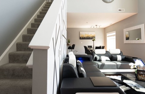 Downtown Indianapolis Apartment | Lavish Downtown Penthouse with Free Parking and Huge Balcony
