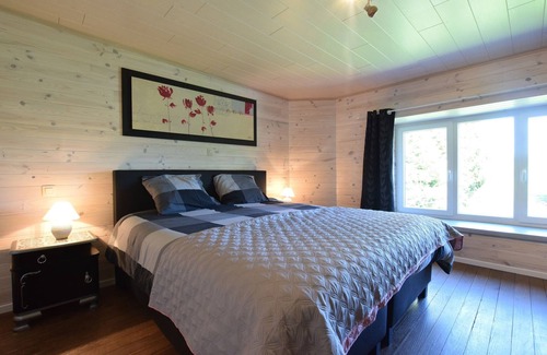 Florenville House | Lavish Holiday Home in Chassepierre with Terrace