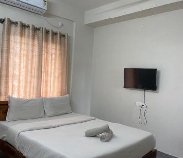 Sarjapur Hotel | Lavish Hotel BG-Lodge