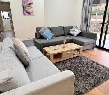 Lyons House | Lavish in Lyons - 3bd 2bth Spacious & Modern Home