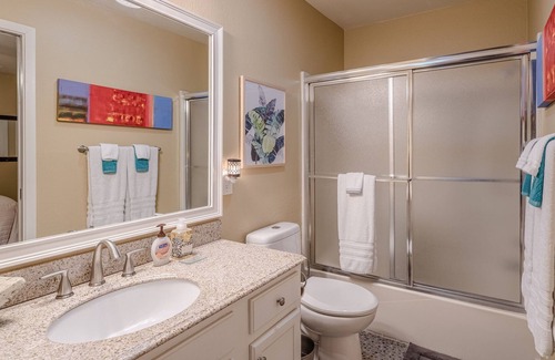 Lake Hamilton Condo | Lavish LAKE Condo @ Southshore | EASY Pool and Lake Use | Safe and GATED!