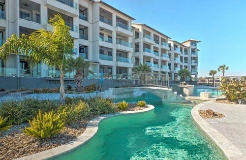 Montgomery Apartment | Lavish Lake Conroe Condo with Resort Amenities