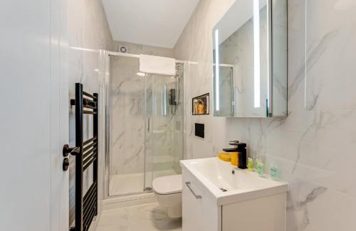 Tottenham Apartment | Lavish London Apartment - 5 minutes from Tottenham Stadium Spurs - Chris Brown Concert