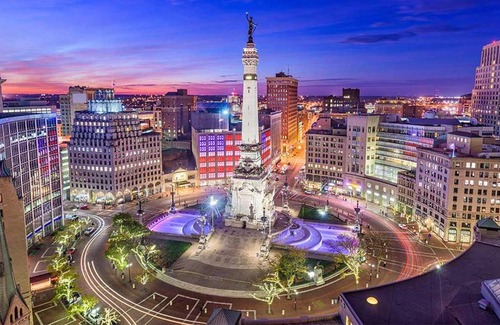 Mile Square Apartment | Lavish Penthouse Near Monument circle