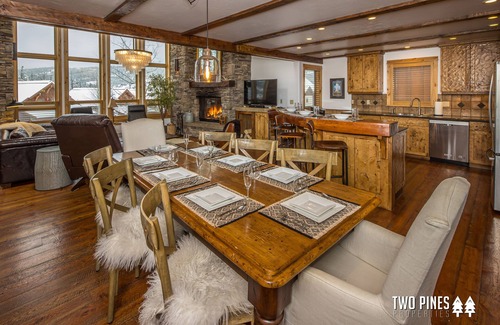 Big Sky House | Lavish Ski-in/out Home! Hot Tub, Fireplace, Walk to Resort!