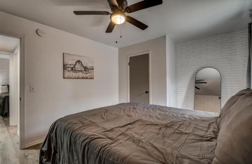 Stillwater Apartment | Lavish style 2BR in Stillwater with Free Parking and WiFi