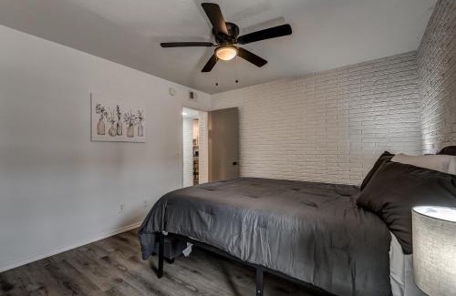Stillwater Apartment | Lavish style 2BR in Stillwater with Free Parking and WiFi