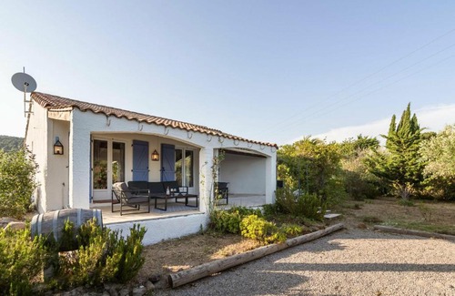 Pouzols-Minervois Villa | Lavish Villa in Pouzols Minervois with bubble bath