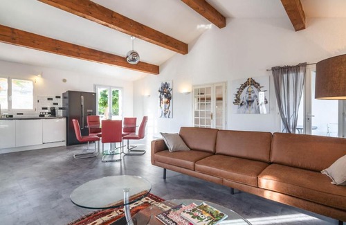 Pouzols-Minervois Villa | Lavish Villa in Pouzols Minervois with bubble bath