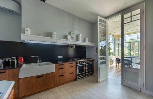 Claouey Villa | Lavish villa with pool in the front line of the Bay