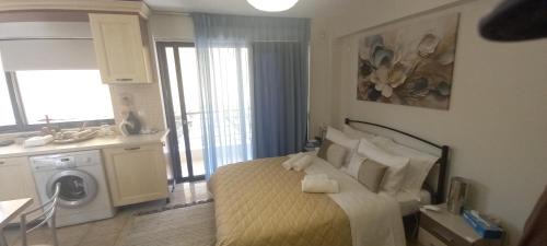 Lavreotiki Apartment | Lavrio center - Thanasis' Studio