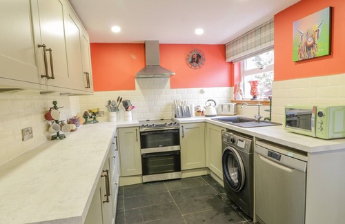 Troon Cottage | LAWHILL COTTAGE, pet friendly, character holiday cottage in Troon