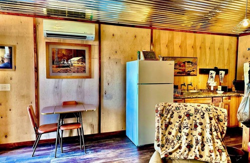 Llano Cabin | Lawrence's Llano River Tree Haus