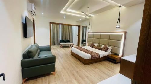 Mallital Resort | Lawrence Tungsten Resort
