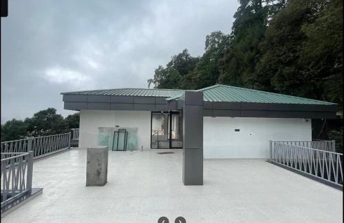 Mallital Resort | Lawrence Tungsten Resort