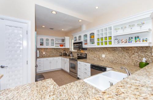 Lawson Rock Apartment | Lawson Rock - Angelfish 101 condo
